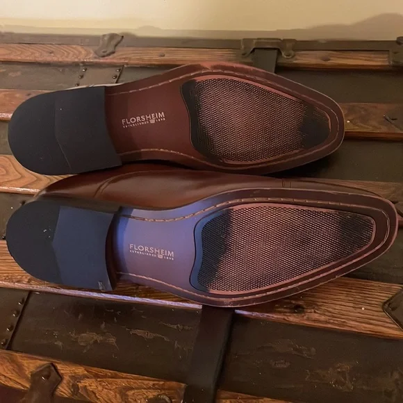 Florsheim Dress Shoes - Picture 2 of 3